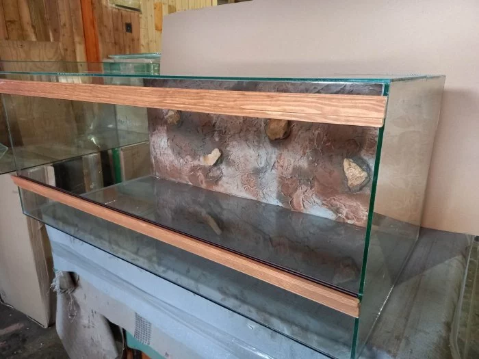 terarium 100x50x40cm s pozadim -Nove